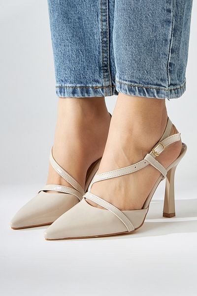 Limoya Marta Beige Patent Leather Closed Toe Women's Heeled Shoes