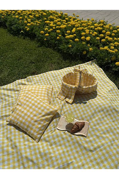 AYDER HOME Picnic Set Yellow Large Pitikareli Basket 6 Piece Picnic Set
