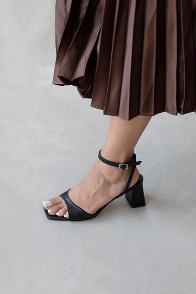 STRASWANS Solana Women's Heeled Blunt Toe Leather Sandals Black