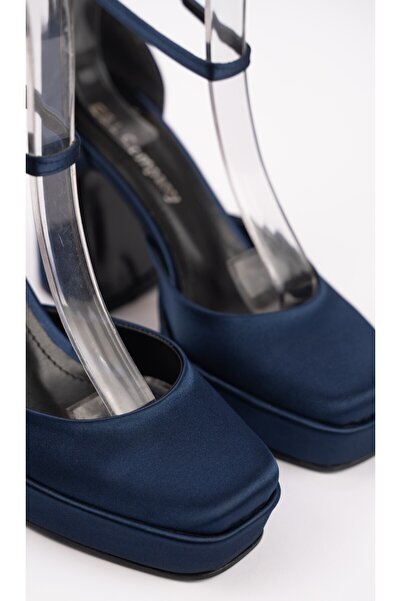E&L Company 10cm Navy Satin, Closed Toe, Angular Moulding. This Product Is Guaranteed to Run.