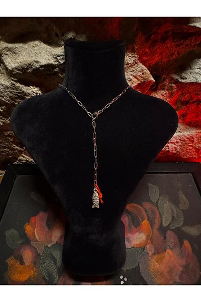 LAİKA Steel Paperclip Chain Fish and Red String Detailed Luck Y Necklace 60 cm