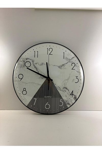 DEC14 Wall clock with a distinctive and modern design, diameter 40 cm.
