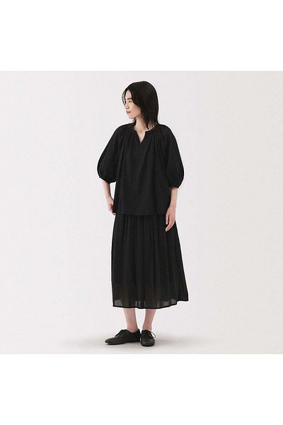 Muji بلوزة بأكمام قصيرة وحجاب ملتوي عالي