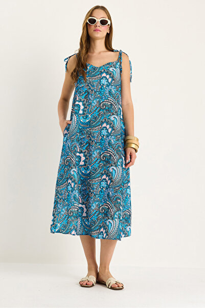 Bianco Lucci Γυναικείο φόρεμα με λουράκι με λαιμόκοψη V με λεπτομέρεια με μοτίβο μίντι φόρεμα 25-083 60283458