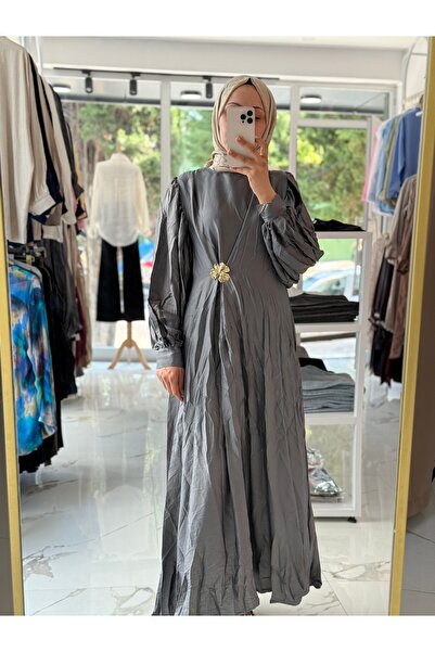 Shule Broşlu crashlı ipek saten elbise