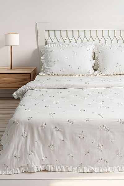 Nazik Home Nadia Daisy Embroidered Cotton Satin Double 6 Piece Duvet Cover Set
