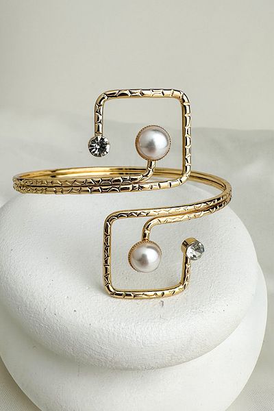 Modex Gold Color Square Pearl Stone Detail Arm Accessory (Diameter: 9cm)