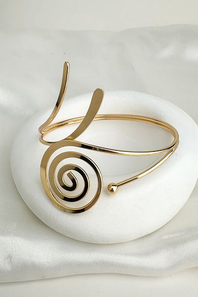 Modex Gold Color Round Geometric Shaped Arm Accessory (Diameter: 9cm)