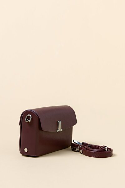 Nihan Metal Kapamalı Çapraz Askılı Çanta Bordo