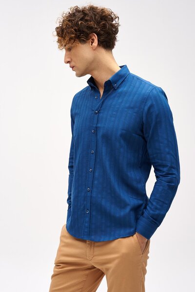 İgs Чоловіча сорочка темно-синя Dynamic Fit з ґудзиками на комірі