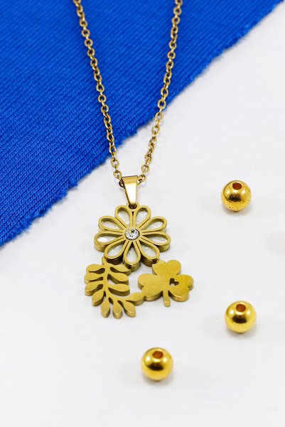 biuti Stainless Steel Gold Colored Shiny Stone Pearlescent Flower Clover Steel Necklace, Gift Necklace (60 cm)