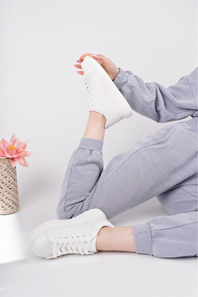 infinite8 Women's White Sports Shoes Sneaker