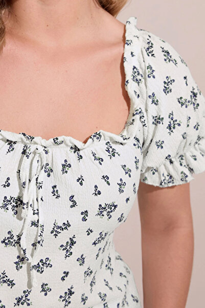 Stil Diva Plus Size Floral Print Wrap Fabric Square Neckline Ruffle Sleeve Blouse 322661