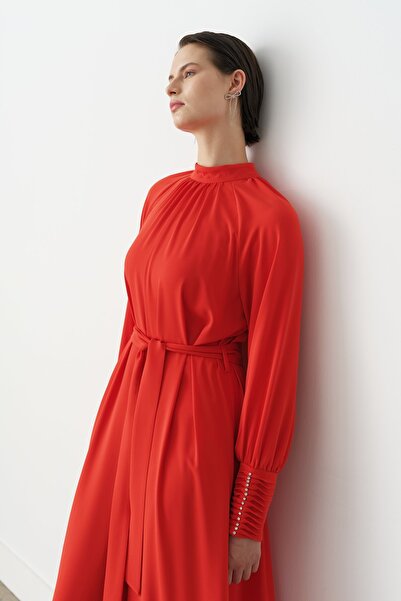 Nihan Taş Detaylı Şık Elbise Mercan