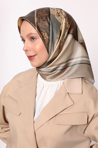 Levidor Geometric Pattern Sparkling Crystal Scarf
