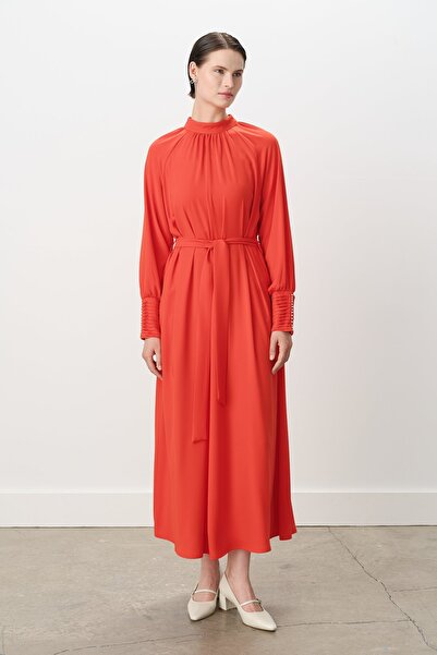 Nihan Taş Detaylı Şık Elbise Mercan