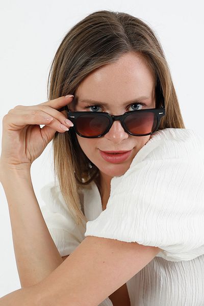 Fulla Moda Rectangular Sunglasses with Metal Accessories