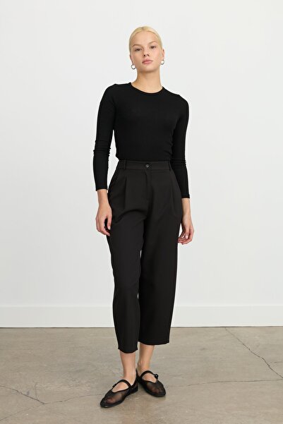 Nihan Önü Pili Detaylı Havuç Poly. Viskon Pantolon Siyah