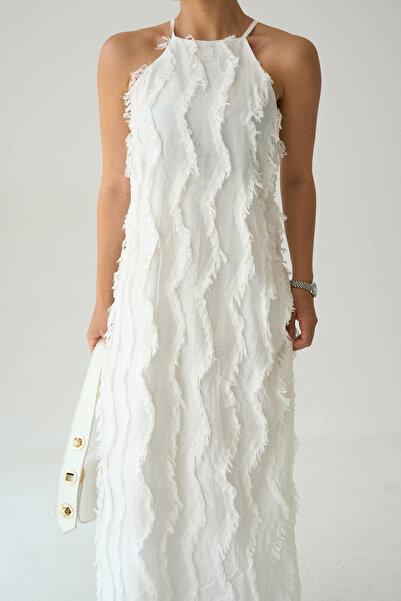 LOOSH Kadın Beyaz Halter Yaka Püskül Detaylı Astarlı Uzun Elbise