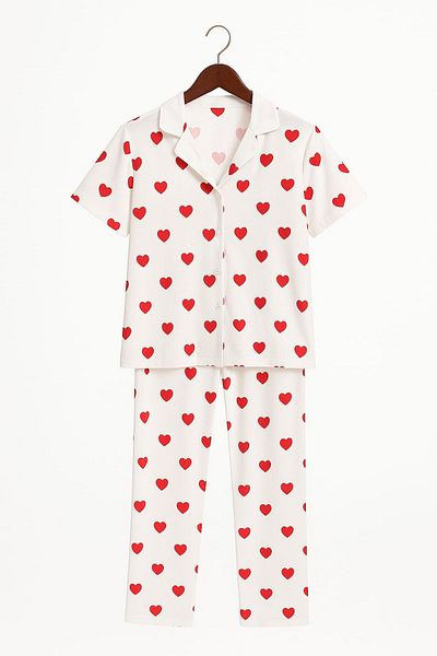 enmodaiçgiyim Set pijamale pentru femei cu model de inimă – țesătură Milan, nasturi de pe lungime, îmbrăcăminte de casă elegantă de vară