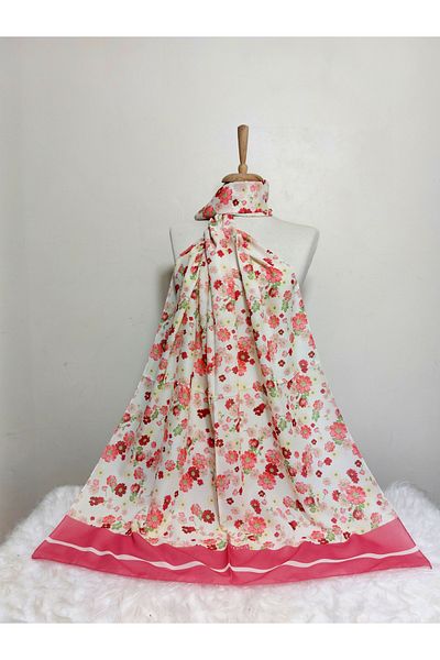 REMOMODA Patterned Chiffon Shawl Floral Model