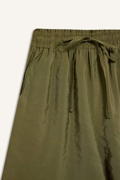 DeFacto High Flexible Waist Flat Leg Sho F0487Ax25Sm
