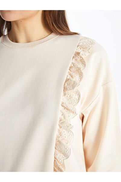 LC Waikiki Ecru guler rotund Tunica de damă cu mânecă lungă brodată tricou