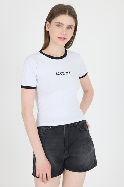 Rays تي شيرت أبيض مطبوع عليه نص من القطن بقصة ضيقة 9192M