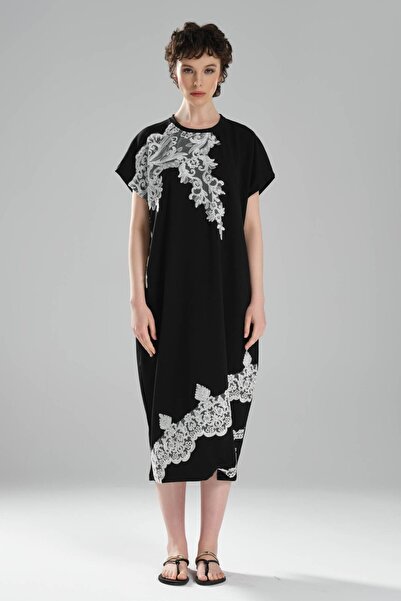 tw3 Γυναικείο φόρεμα με λεπτομέρεια από δαντέλα με υπερμεγέθη σχέδιο