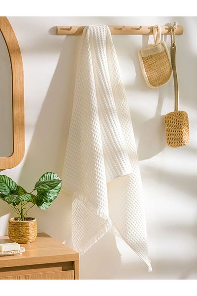 LC Waikiki Ecru Cotton Bath Towel 70X140 cm