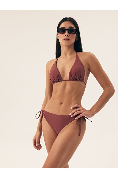 Henderson Women's bikini bottom is the essence of simplicity for the Beach/ Pool | Norte