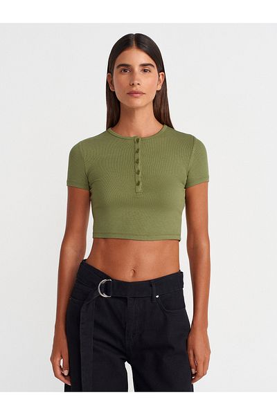 Dilvin 31647 Button Detailed Crop Top-Light Khaki