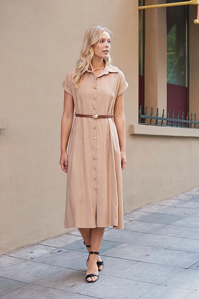 Jument Rochie de damă din twill modal, cu guler, cu mâneci duble, lungime midi, sub genunchi (include centura din piele) - Camel
