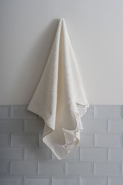 Nazik Home Emma Lace Bath Towel (90 X 150 cm)