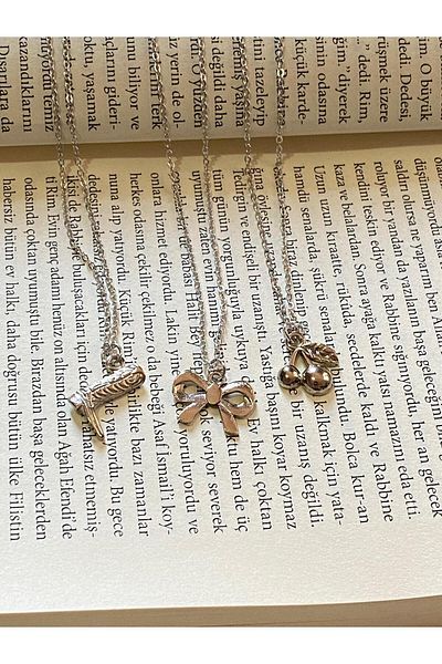 bijoux uniques 3-Piece Necklace Set with Ribbon, Cherry and Boots Figures