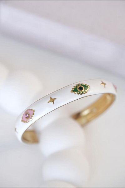 AŞIK ACCESSORIES White Eye Detailed Handcuff Bracelet