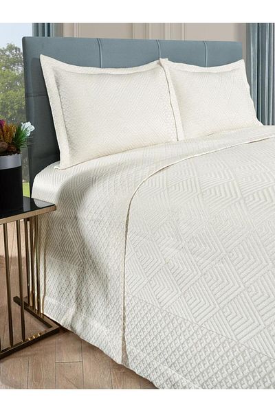 Karna Home Avra Bedspread Set