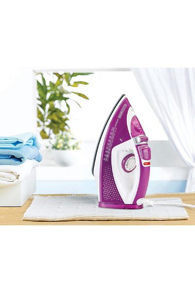 Black&Decker 2400W MPP+ Steam Iron with Auto Shutoff and Ceramic Soleplate Magenta and White