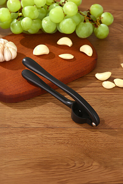 Vadi مكبس ثوم مريح باللون الأسود - أداة مطبخ عملية مصنوعة من الفولاذ المقاوم ...