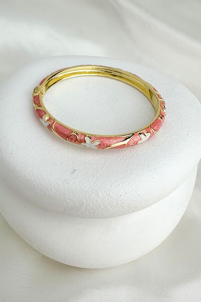 Modex Special Series Enameled Flower Gold Contour Details Handcuff Bracelet (Diameter: 6cm)