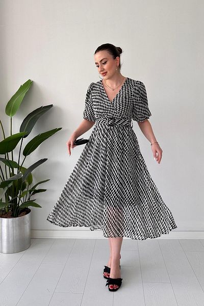 MaziButik Checker Chiffon Dress Black