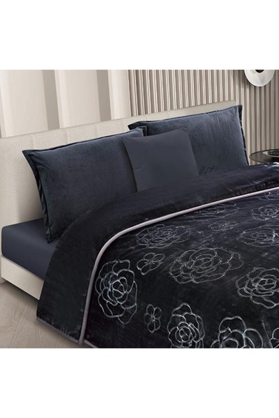 XI DUO 4 kg winter blanket for one person, plain, engraved, with a super soft texture, size 160 x 220 cm