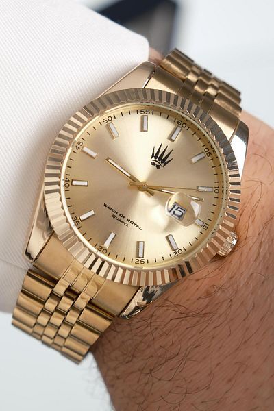 WATCHOFROYAL Crest Line Gold Yellow Wristwatch