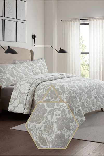 Bee Home Bed and Bath Tjx Matelasse | 3 Pieces King Quilt Set - 260 X 236 Cm