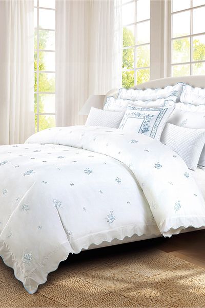 Bee Home Bed and Bath Selena | 8 Pieces King Comforter Set - 244 x 280 cm