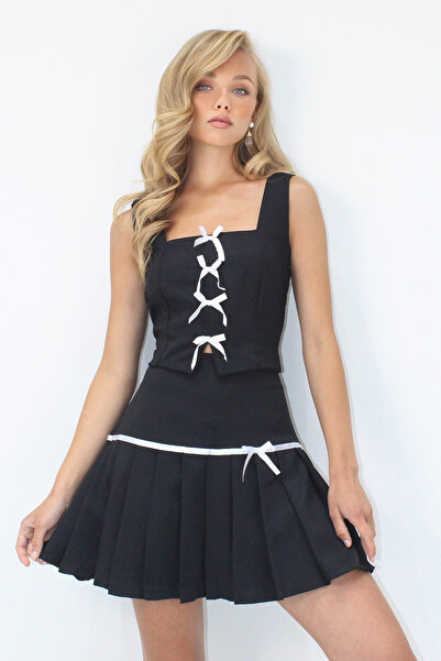 Trend Alaçatı Stili Women's Black Square Collar Hidden Zipper Woven Crop Blouse and Pleated Skirt Suit Alc-X14214