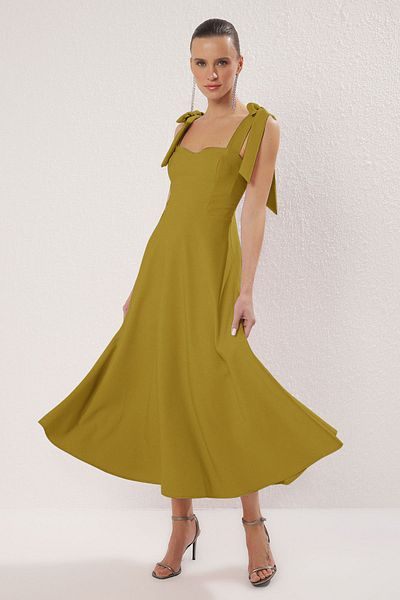 Trendyol Collection Λαδιό πράσινο A-Line λουράκι με λεπτομέρεια ύφανση Midi κομψό βραδινό φόρεμα νυχτερινής αποφοίτησης TPRSS24EL00251