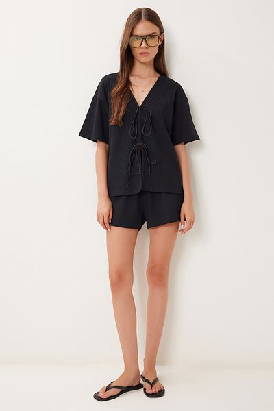 Happiness İstanbul Women's Black Tie Detail Blouse Shorts Set Iy00005