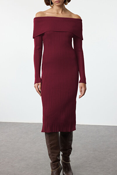 Trendyol Collection Burgundy Plain Midi Midi Knitwear Basic Carmen Collar Knitwear Dress Twoaw25El00033