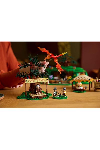 LEGO Icons 10354 Lord of the Rings Shire Lord of the Rings Lotr